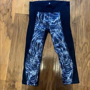 Gapfit G-fast printed Capri workout pants
